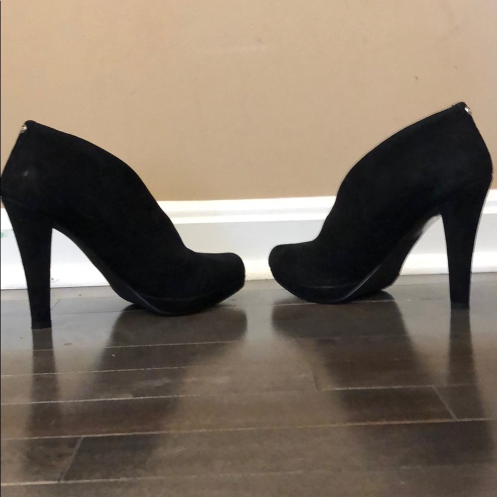 Michael Kors Black Suede heels size 6m